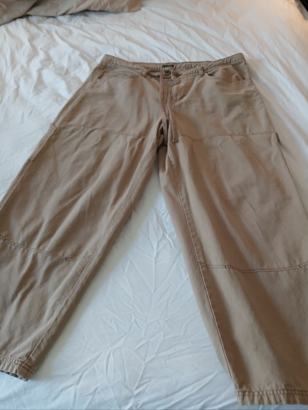 Women's Cargo Pants - Size 17